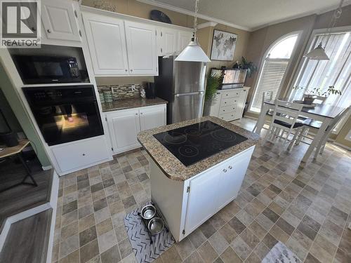 6 602 Elm Street, Quesnel, BC - Indoor Photo Showing Kitchen