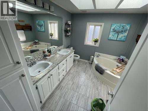 6 602 Elm Street, Quesnel, BC - Indoor Photo Showing Bathroom