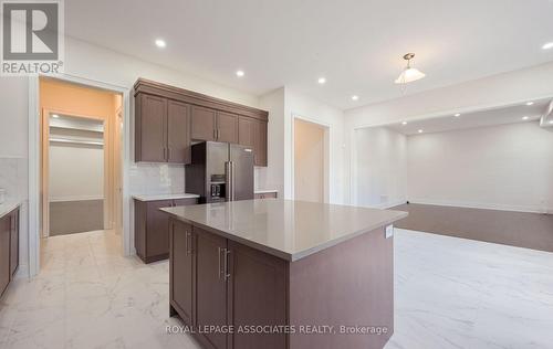 55 Raspberry Ridge Avenue, Caledon, ON - Indoor Photo Showing Kitchen