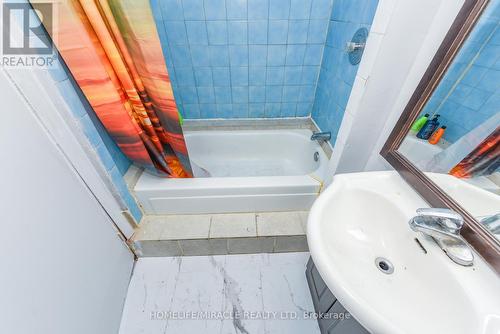 3442 Laddie Crescent, Mississauga, ON - Indoor Photo Showing Bathroom