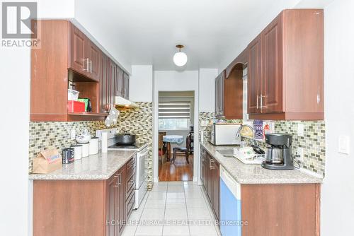 3442 Laddie Crescent, Mississauga, ON - Indoor Photo Showing Kitchen