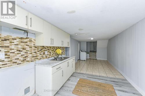 3442 Laddie Crescent, Mississauga, ON - Indoor Photo Showing Kitchen With Double Sink