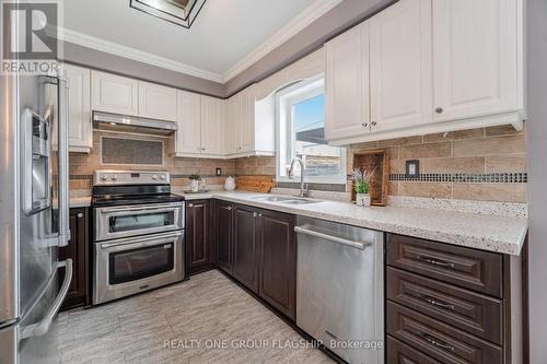 7267 Windbreak Court, Mississauga, ON - Indoor Photo Showing Kitchen With Stainless Steel Kitchen