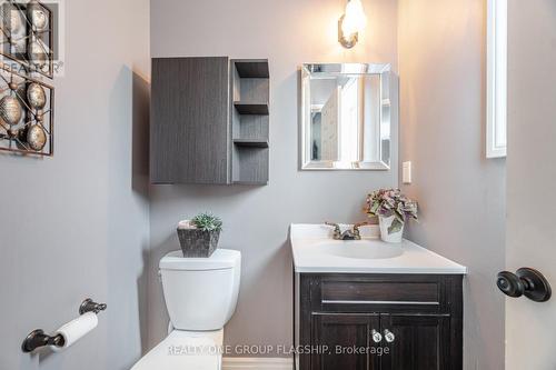 7267 Windbreak Court, Mississauga, ON - Indoor Photo Showing Bathroom