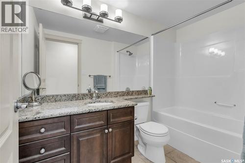 135 623 Saskatchewan Crescent W, Saskatoon, SK - Indoor Photo Showing Bathroom