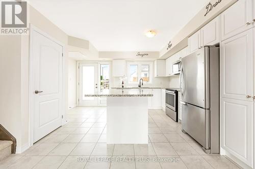 1 - 120 Watson Parkway N, Guelph, ON - Indoor Photo Showing Kitchen