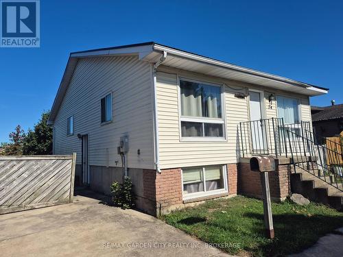 74 COMMERFORD STREET  Thorold (Confederation Heights), ON L2V 4R1