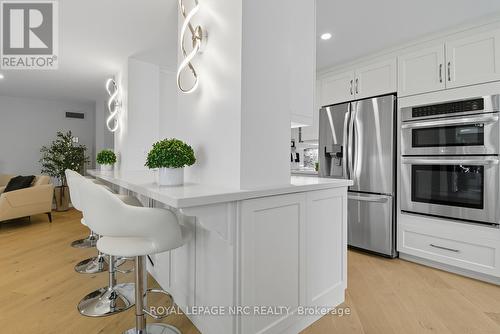 2206 - 701 Geneva Street, St. Catharines (Lakeshore), ON - Indoor Photo Showing Kitchen