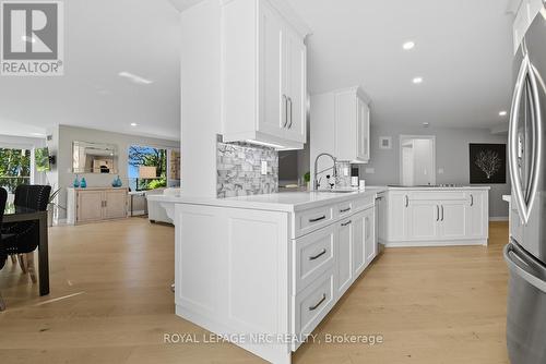 2206 - 701 Geneva Street, St. Catharines (Lakeshore), ON - Indoor Photo Showing Kitchen