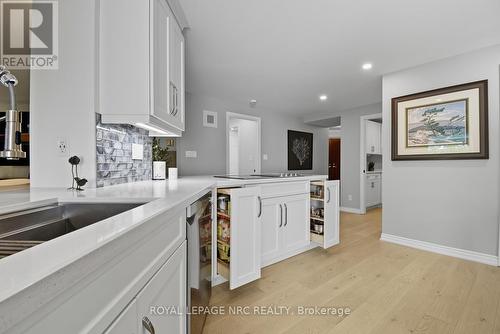 Convenient pullouts - 2206 - 701 Geneva Street, St. Catharines (Lakeshore), ON - Indoor Photo Showing Kitchen