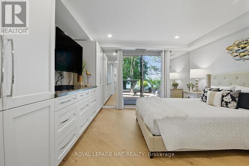 Primary BR with terrace access - 2206 - 701 Geneva Street, St. Catharines (Lakeshore), ON - Indoor Photo Showing Bedroom