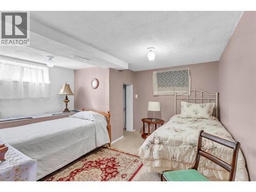 573 Jermyn Avenue, Penticton, BC - Indoor Photo Showing Bedroom