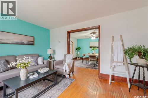 452 Stadacona Street E, Moose Jaw, SK - Indoor Photo Showing Living Room