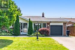 47 MARTHCLARE AVENUE  Toronto, ON M3A 1E1