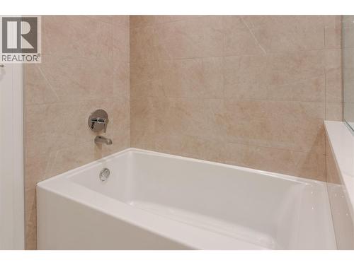 238 Leon Avenue Unit# 707, Kelowna, BC - Indoor Photo Showing Bathroom