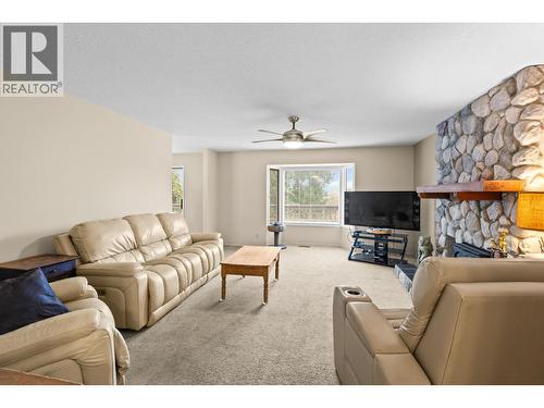 230 Cypress Drive, Coldstream, BC - Indoor Photo Showing Living Room