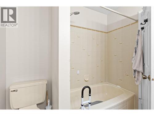 230 Cypress Drive, Coldstream, BC - Indoor Photo Showing Bathroom