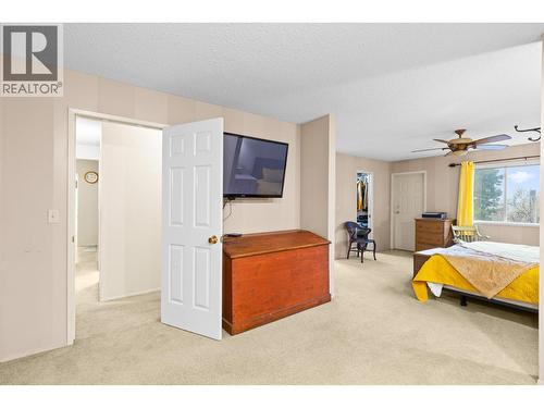 230 Cypress Drive, Coldstream, BC - Indoor Photo Showing Bedroom