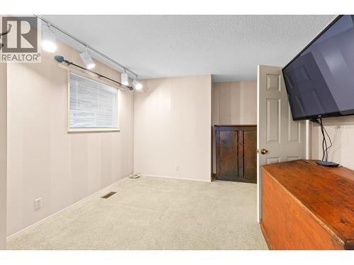 230 Cypress Drive, Coldstream, BC - Indoor Photo Showing Other Room
