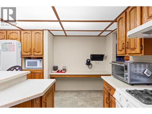 230 Cypress Drive, Coldstream, BC - Indoor Photo Showing Kitchen