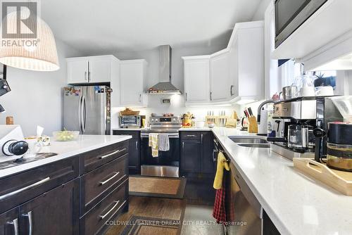 10 Honey Bend, St. Thomas, ON - Indoor Photo Showing Kitchen With Double Sink With Upgraded Kitchen