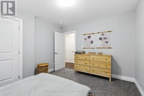 10 Honey Bend, St. Thomas, ON - Indoor Photo Showing Bedroom