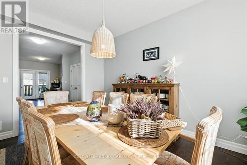 10 Honey Bend, St. Thomas, ON - Indoor Photo Showing Dining Room