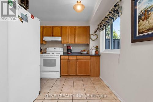 68 - 28 Donald Street, Barrie, ON - Indoor Photo Showing Kitchen