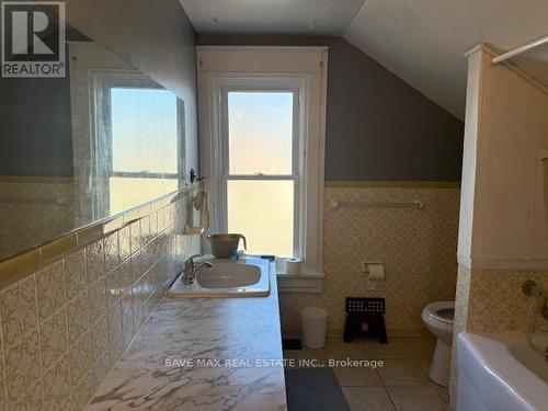 105 Bald Street, Welland, ON - Indoor Photo Showing Other Room