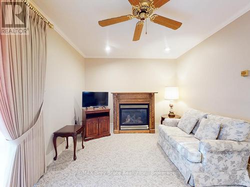714 4Th Avenue E, Owen Sound, ON - Indoor Photo Showing Living Room With Fireplace