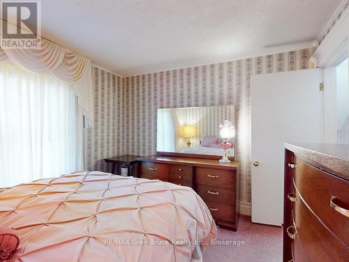 714 4Th Avenue E, Owen Sound, ON - Indoor Photo Showing Bedroom