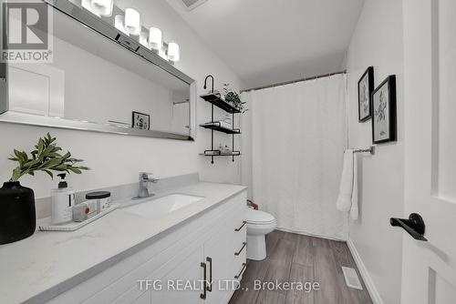 1436 Bridgeport Street, Oshawa (Taunton), ON - Indoor Photo Showing Bathroom