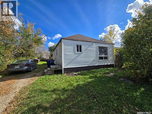 49 Newcombe Street, Manor, SK - Outdoor