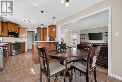 1865 Bayswater Crescent, London North, ON - Indoor