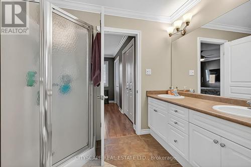1865 Bayswater Crescent, London North, ON - Indoor Photo Showing Bathroom