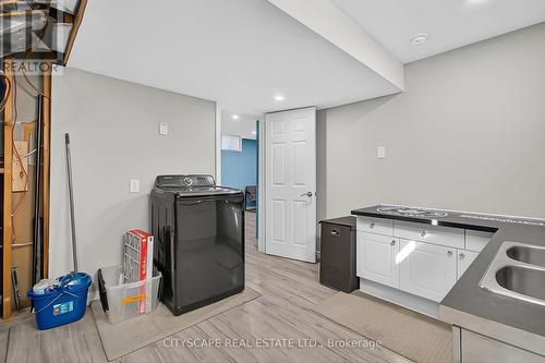 1865 Bayswater Crescent, London North, ON - Indoor