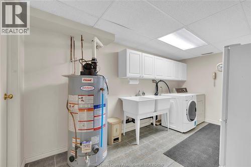 2395 Youngstown Street, Windsor, ON - Indoor Photo Showing Laundry Room