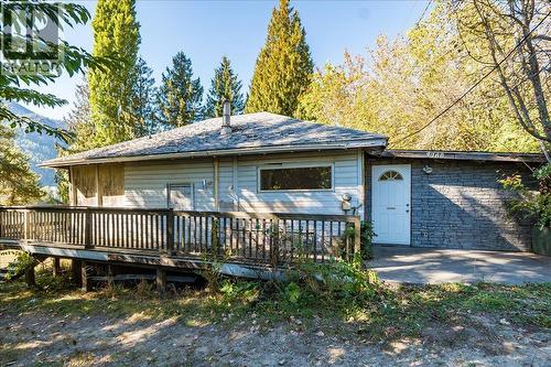 3788 Broadwater Road, Castlegar, BC - Outdoor
