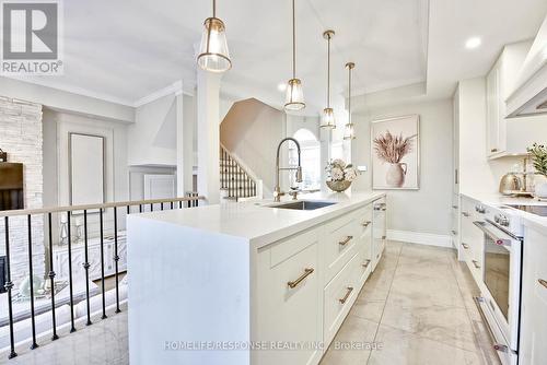 3927 Eglinton Avenue W, Mississauga, ON - Indoor Photo Showing Kitchen With Upgraded Kitchen