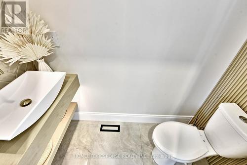 3927 Eglinton Avenue W, Mississauga, ON - Indoor Photo Showing Bathroom