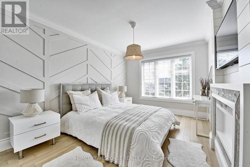 3927 Eglinton Avenue W, Mississauga, ON - Indoor Photo Showing Bedroom