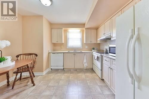 2420 Mainroyal Street, Mississauga, ON - Indoor Photo Showing Kitchen