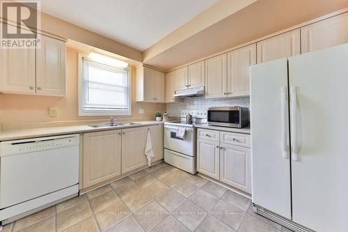 2420 Mainroyal Street, Mississauga, ON - Indoor Photo Showing Kitchen With Double Sink