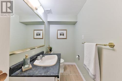 2420 Mainroyal Street, Mississauga, ON - Indoor Photo Showing Bathroom