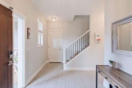 2582 Paramount Drive, West Kelowna, BC - Indoor Photo Showing Other Room