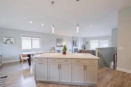 2582 Paramount Drive, West Kelowna, BC - Indoor