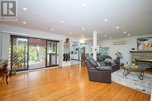 81 Riverview Boulevard, St. Catharines (Glendale/Glenridge), ON - Indoor Photo Showing Living Room With Fireplace