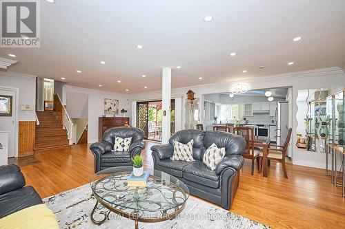 81 Riverview Boulevard, St. Catharines (Glendale/Glenridge), ON - Indoor Photo Showing Living Room