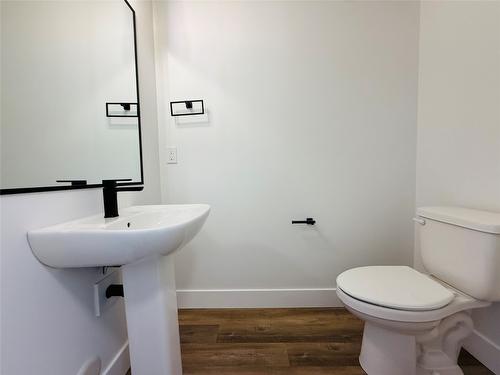 30 Kimberley Avenue, Kimberley, BC - Indoor Photo Showing Bathroom