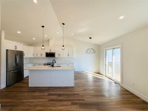 30 Kimberley Avenue, Kimberley, BC - Indoor Photo Showing Kitchen With Upgraded Kitchen